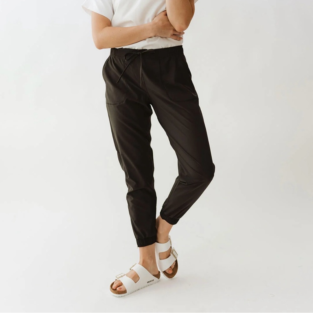 NWOT Albion Fit Jetsetter Black Joggers